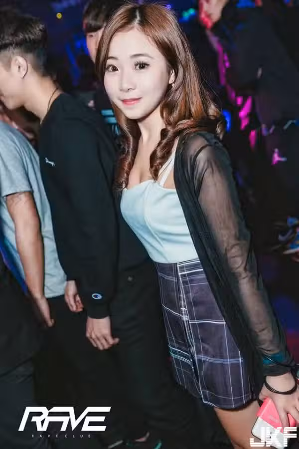 /www/photos18.com/web/images/node/0/446.avif