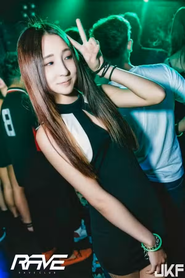 /www/photos18.com/web/images/node/0/464.avif