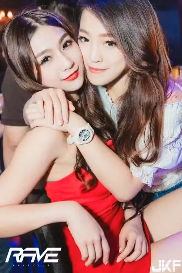 /www/photos18.com/web/images/node/0/526.avif