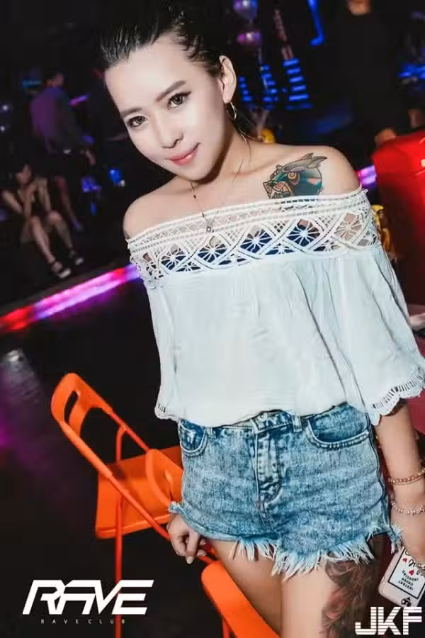 /www/photos18.com/web/images/node/0/563.avif