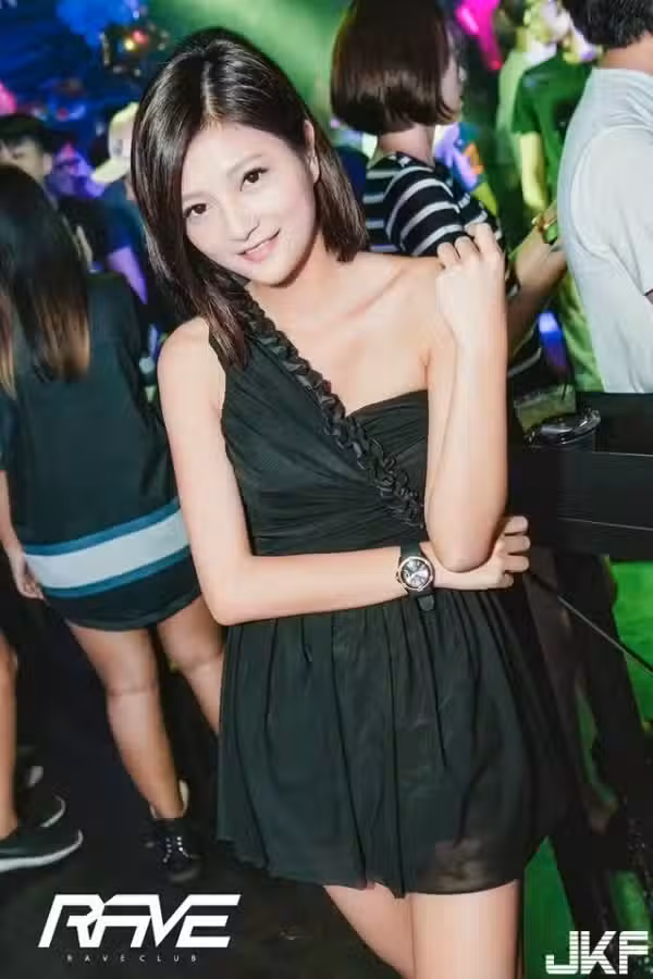 /www/photos18.com/web/images/node/0/569.avif