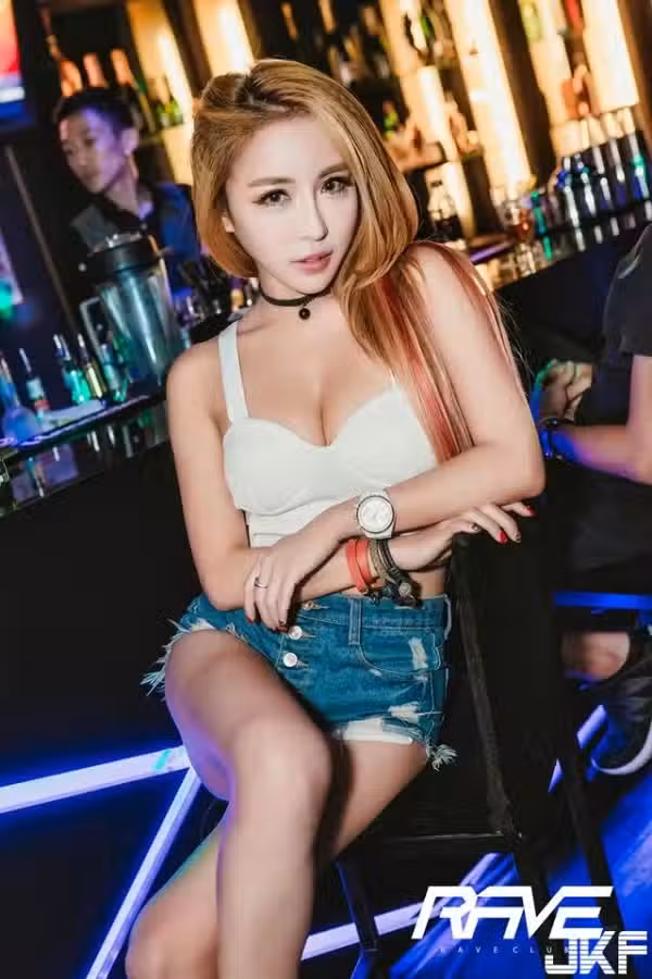 /www/photos18.com/web/images/node/0/585.avif