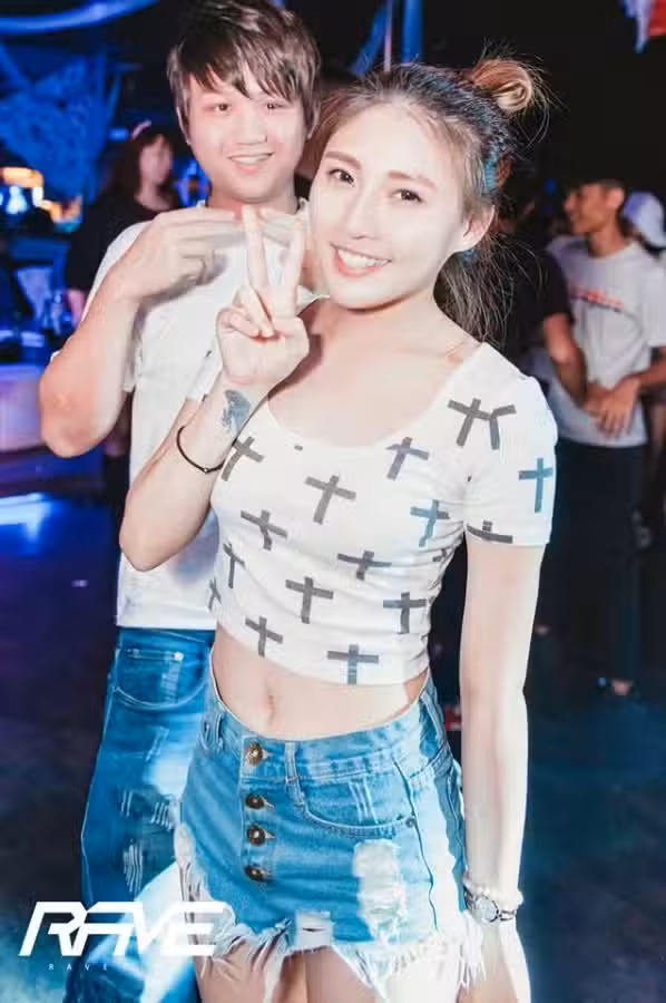 /www/photos18.com/web/images/node/0/612.avif