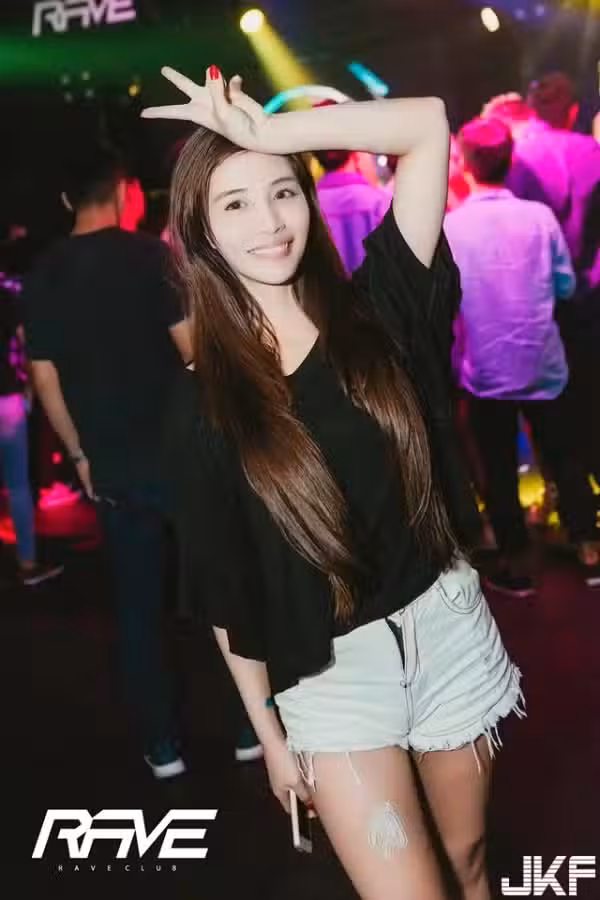 /www/photos18.com/web/images/node/0/621.avif