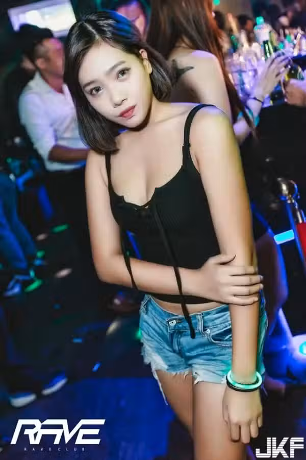 /www/photos18.com/web/images/node/0/739.avif