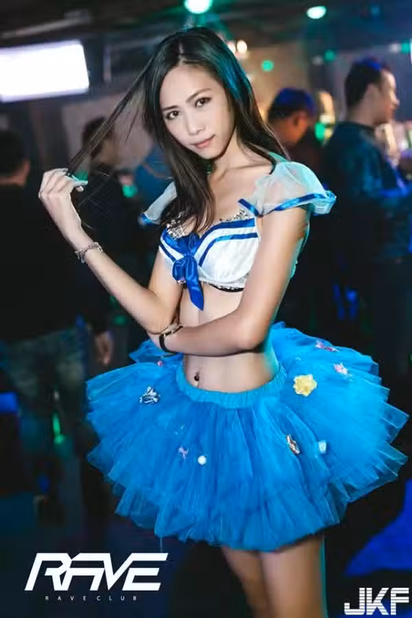 /www/photos18.com/web/images/node/0/765.avif