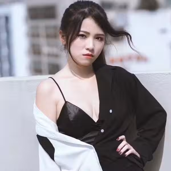 /www/photos18.com/web/images/node/1/12745.avif