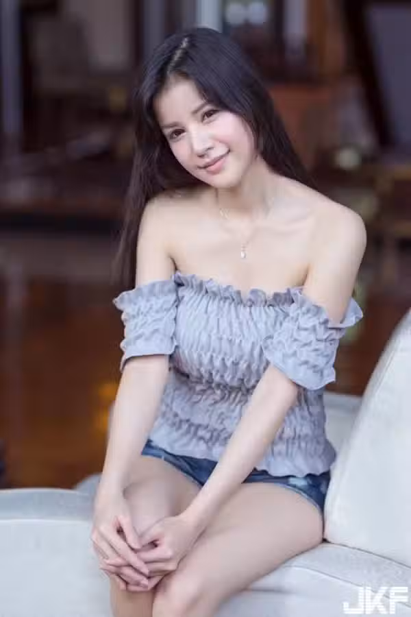 /www/photos18.com/web/images/node/15/152847.avif