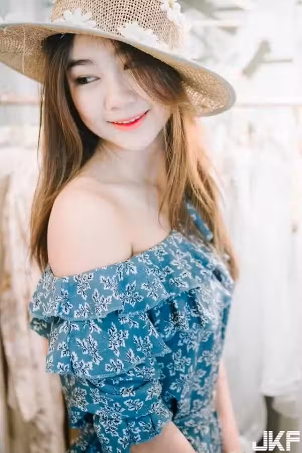 /www/photos18.com/web/images/node/15/154903.avif