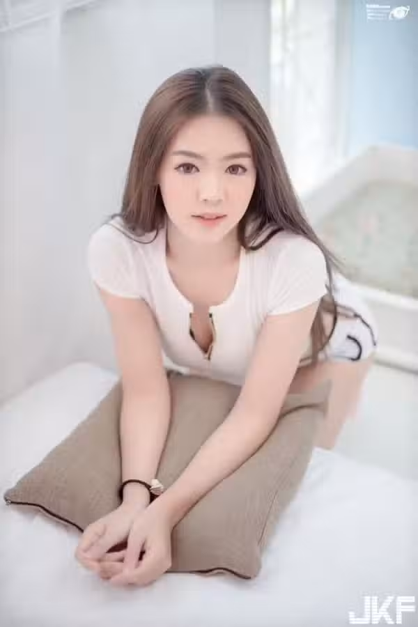 /www/photos18.com/web/images/node/15/156900.avif