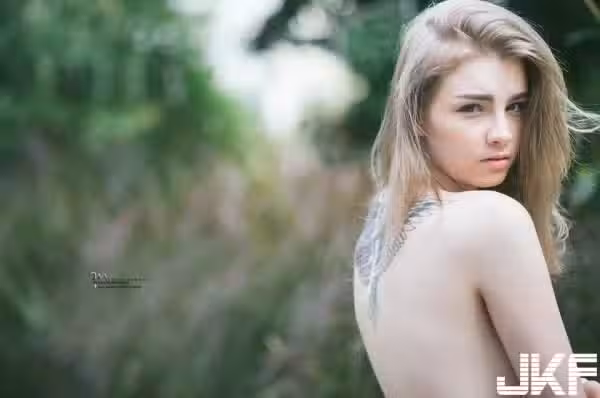 /www/photos18.com/web/images/node/16/160215.avif