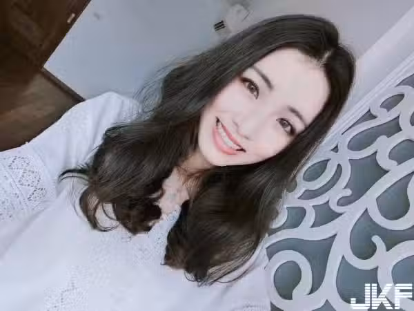 /www/photos18.com/web/images/node/2/21104.avif