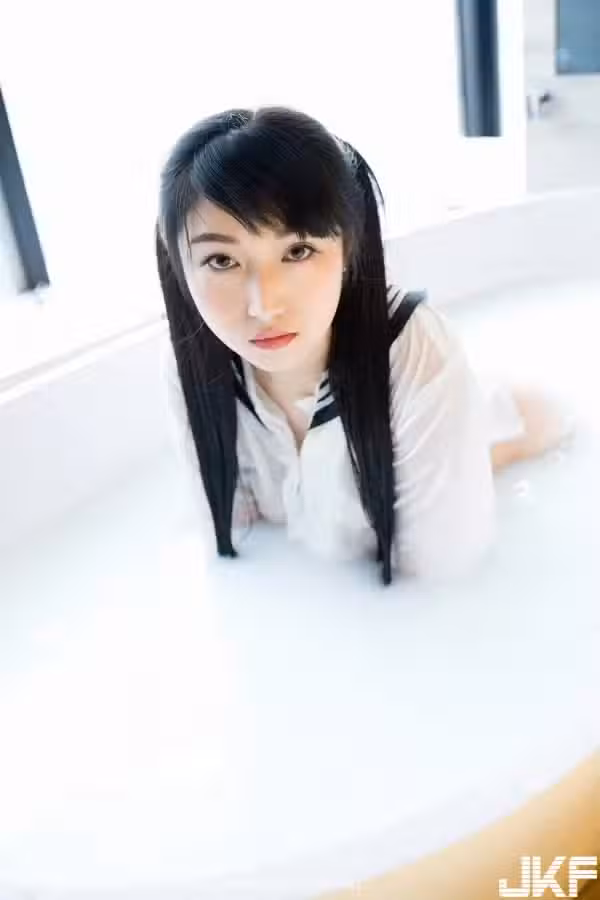 /www/photos18.com/web/images/node/22/222215.avif