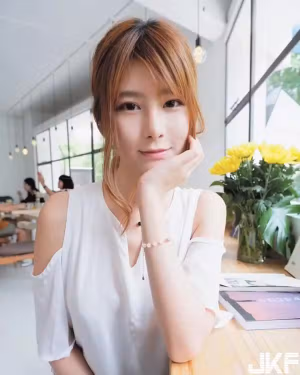 /www/photos18.com/web/images/node/3/37093.avif