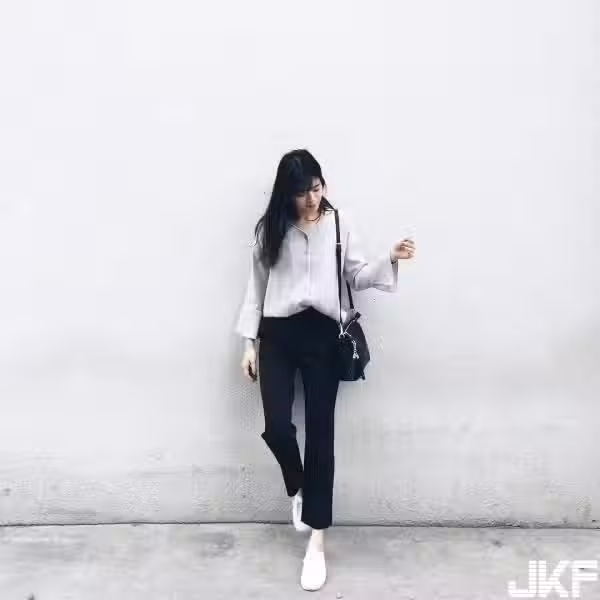 /www/photos18.com/web/images/node/4/41701.avif