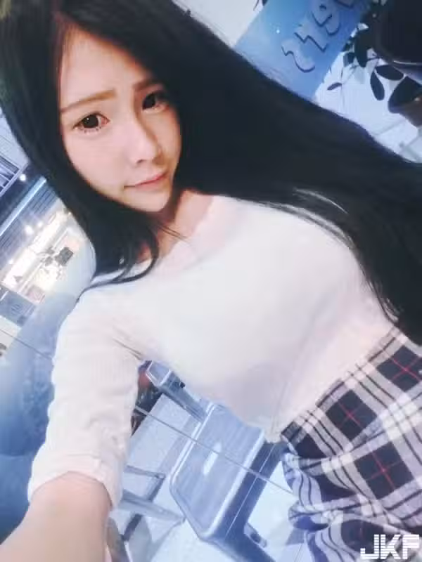 /www/photos18.com/web/images/node/4/43949.avif
