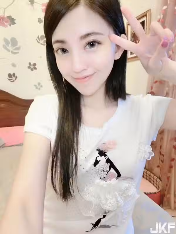 /www/photos18.com/web/images/node/4/44745.avif