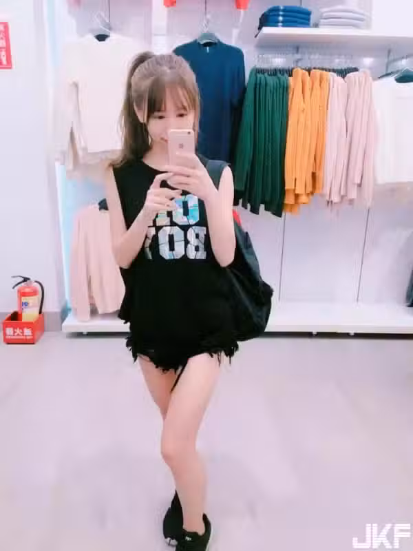 /www/photos18.com/web/images/node/4/44779.avif