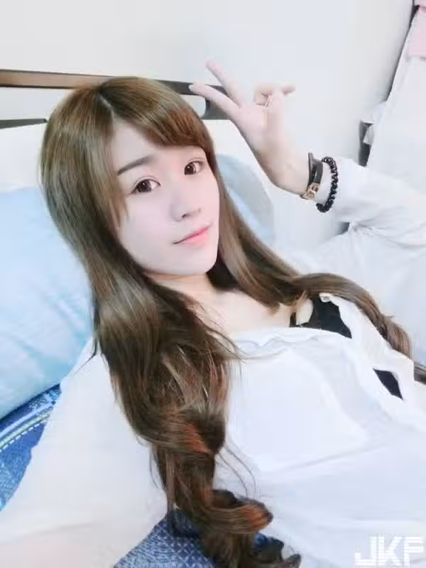 /www/photos18.com/web/images/node/4/44932.avif