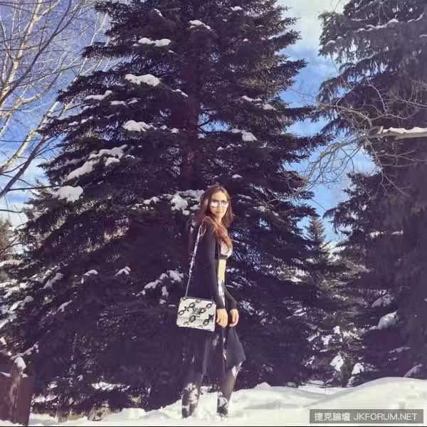 /www/photos18.com/web/images/node/46/465885.avif