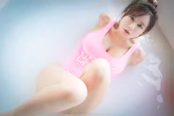/www/photos18.com/web/images/node/52/520597.avif