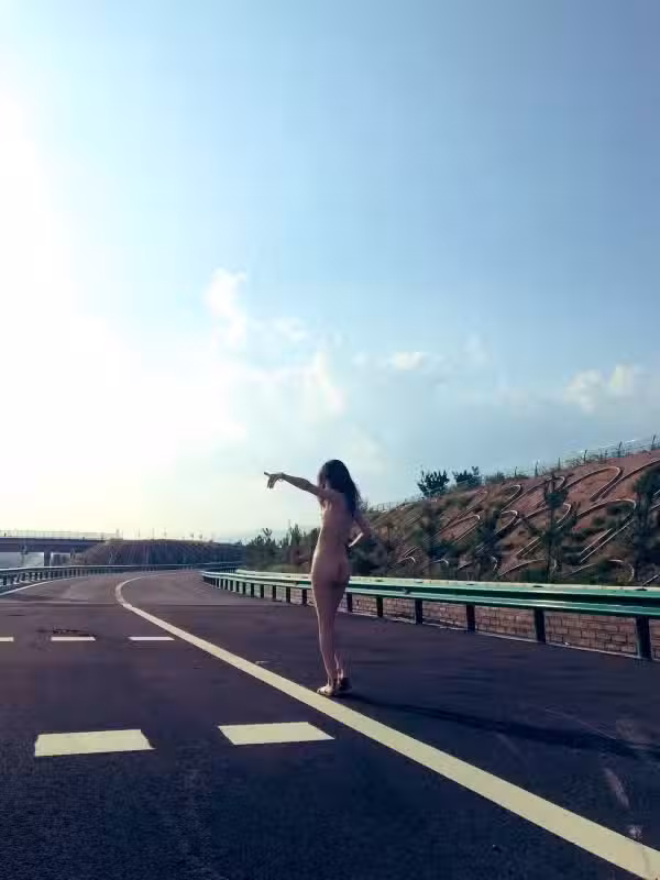 /www/photos18.com/web/images/node/59/599673.avif