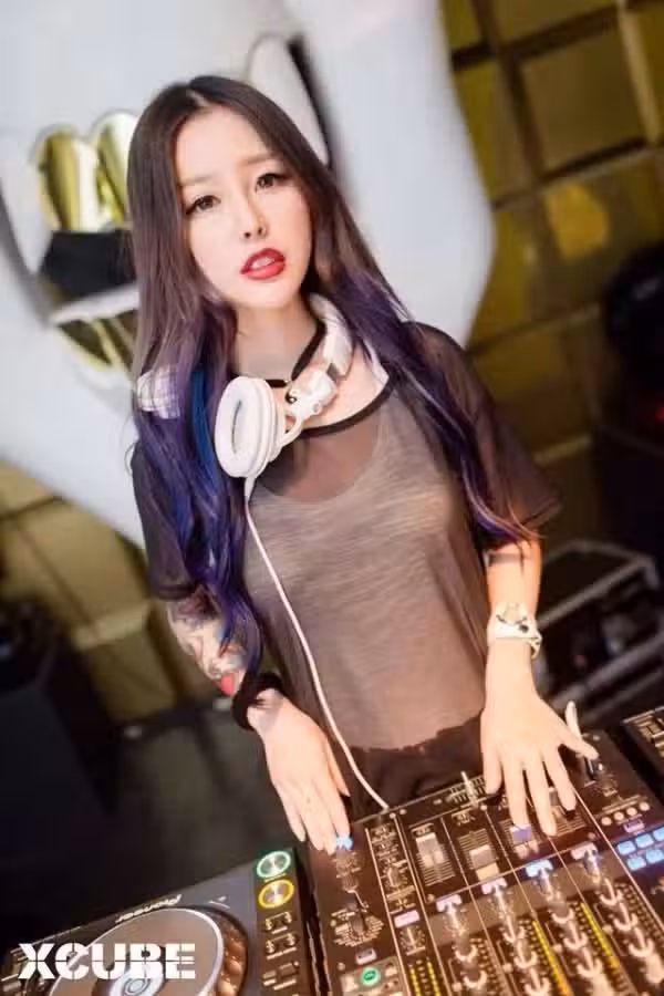 /www/photos18.com/web/images/node/61/614521.avif
