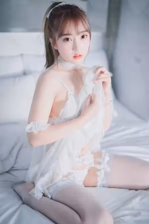 /www/photos18.com/web/images/node/64/647595.avif