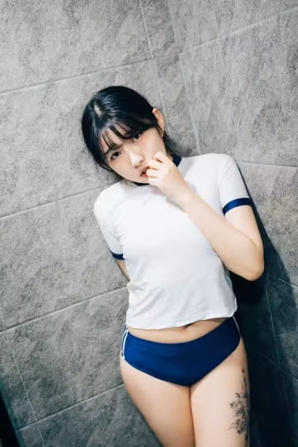 /www/photos18.com/web/images/node/66/665070.avif