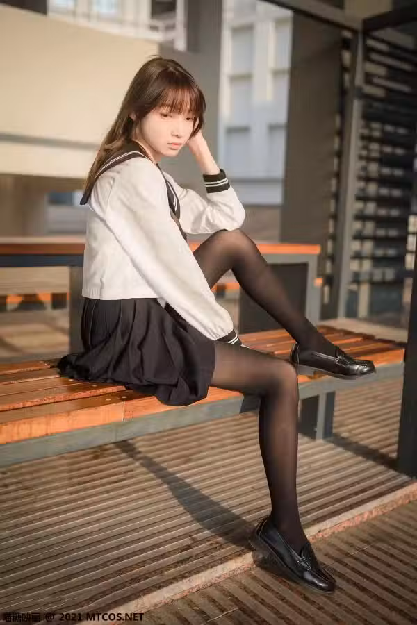 /www/photos18.com/web/images/node/74/743534.avif